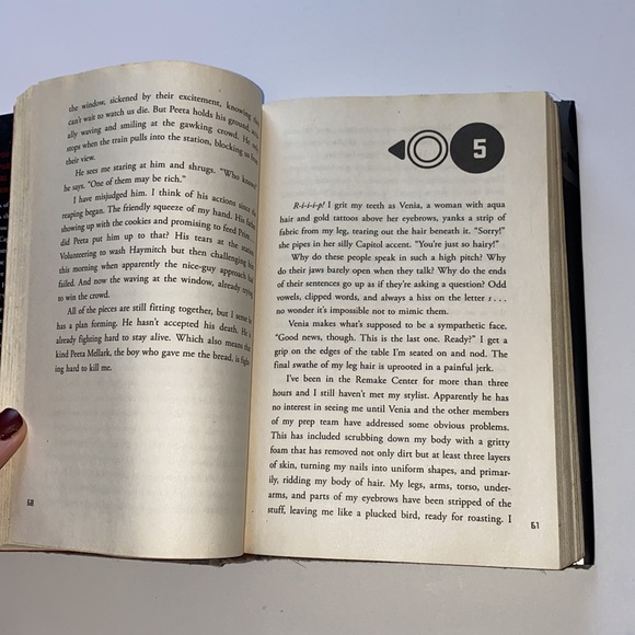 SOLD!! The Hunger Games Book and necklace set - Picture 7 of 15